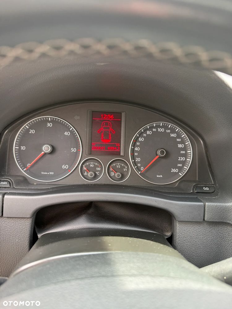 Volkswagen Golf 1.9 TDI DPF Comfortline DSG - 19