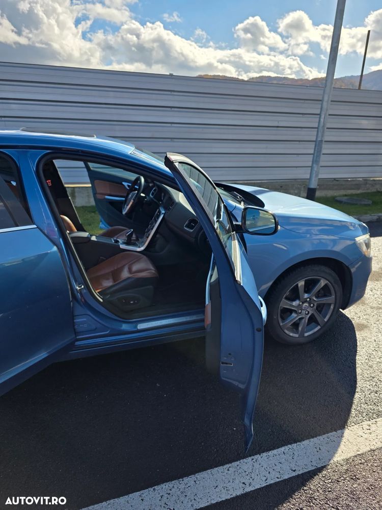 Volvo V60 D5 AWD Geartronic Momentum - 10