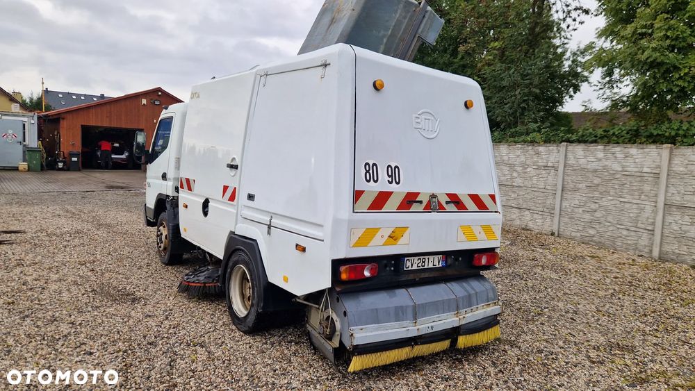 Mitsubishi Canter - 10