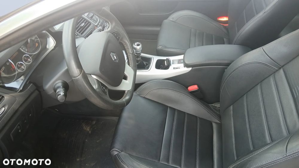 Renault Laguna 2.0T GT - 12
