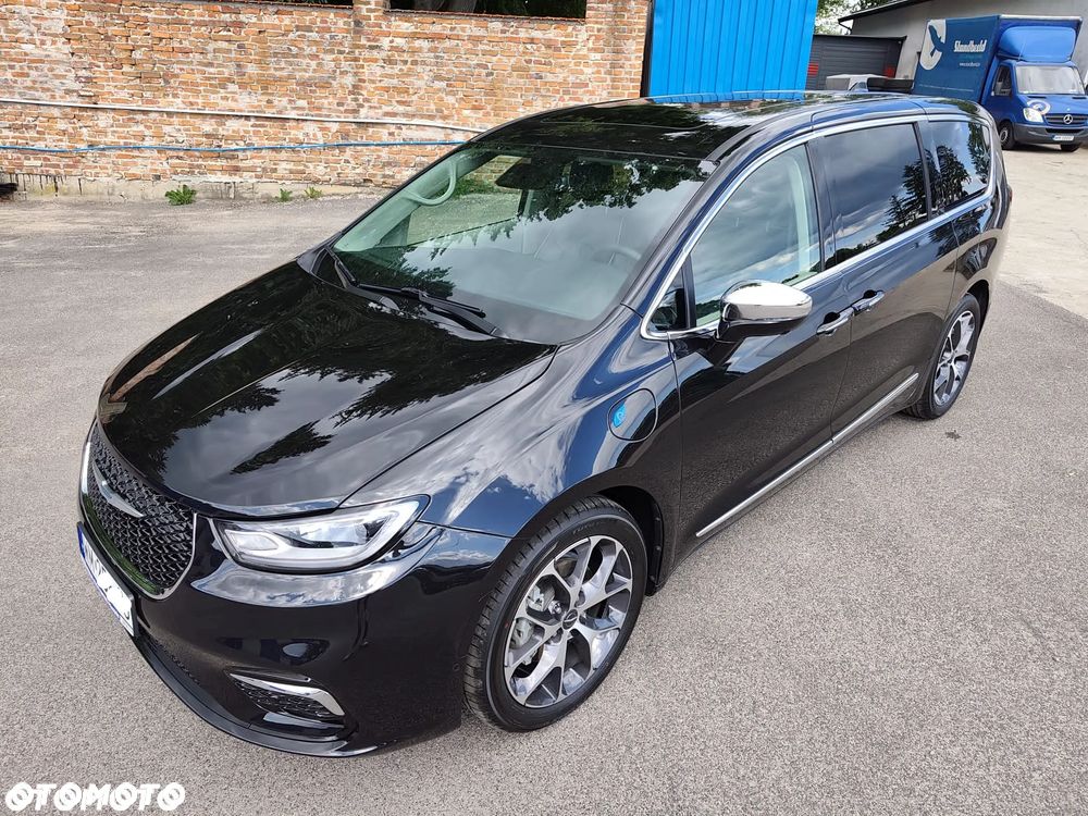 Chrysler Pacifica - 8