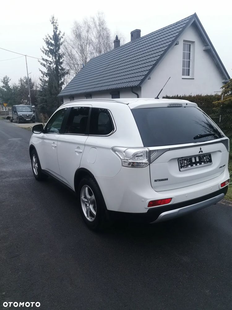 Mitsubishi Outlander 2.2 DI-D 4WD Automatik SUV-Star+ - 7