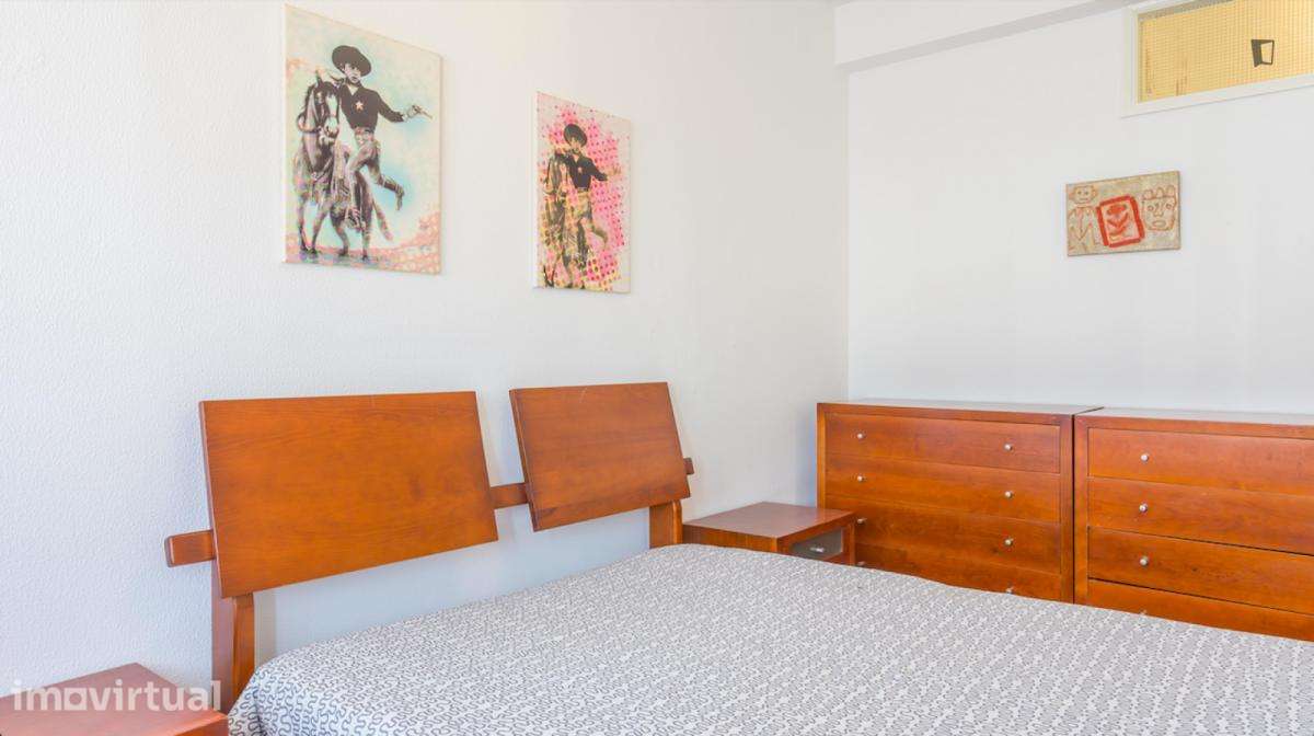 Quarto - localizado em Ramalde Porto - Grande imagem: 3/26