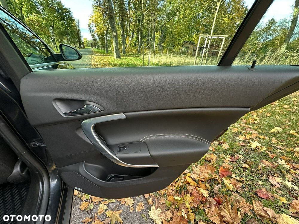 Opel Insignia - 32