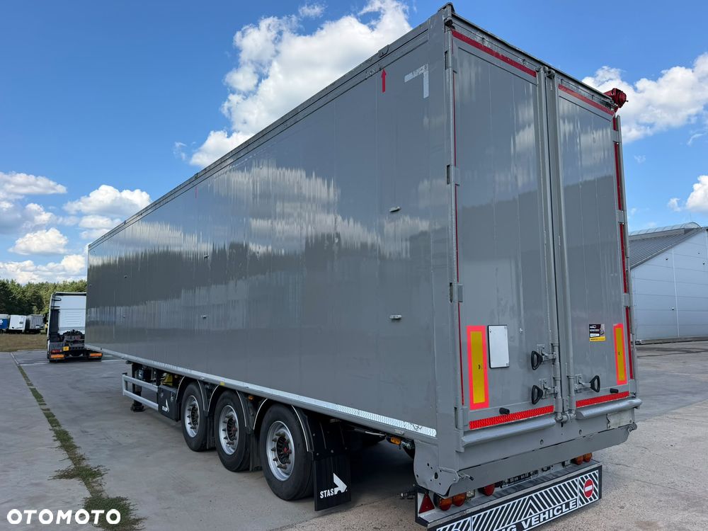 Stas Ruchoma podłoga 94m3 Podłoga 10 mm 2019 rok - 4
