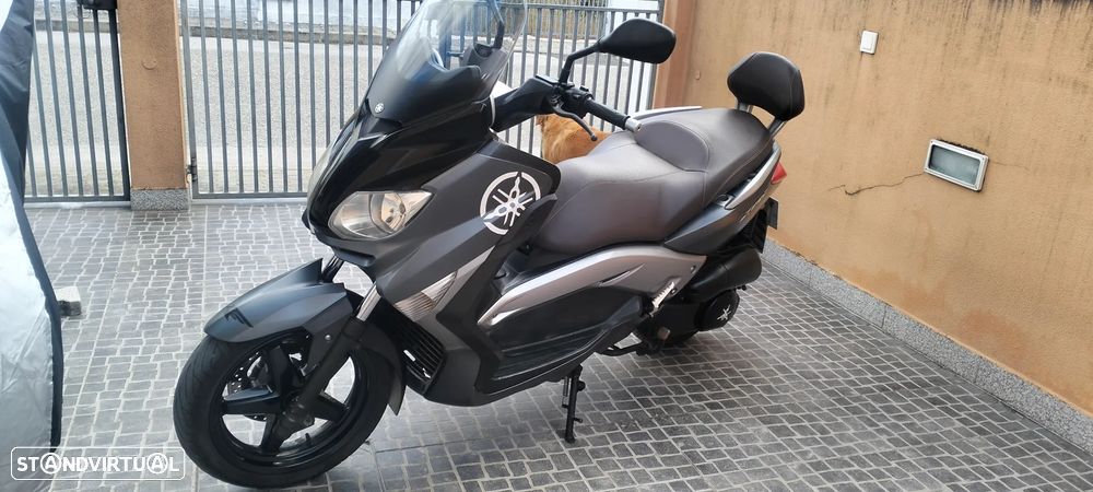 Yamaha X-Max - 7