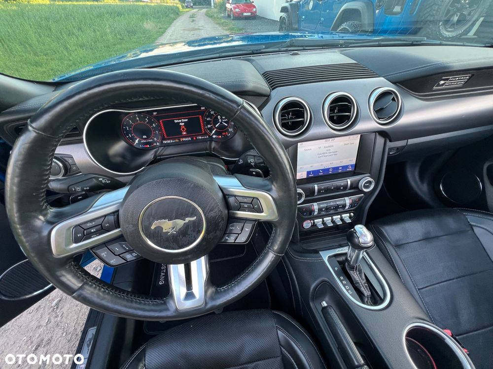 Ford Mustang - 8