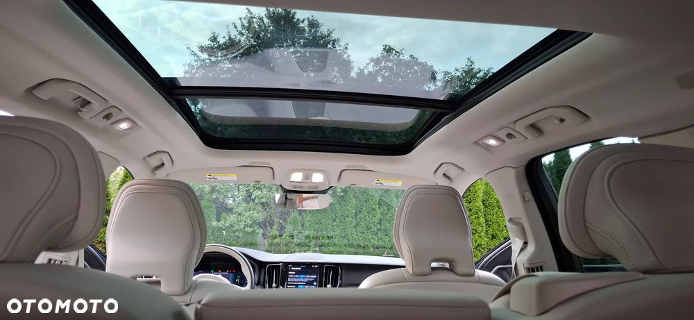 Volvo XC 60 T8 Plug-In Hybrid AWD Ultra Dark - 25