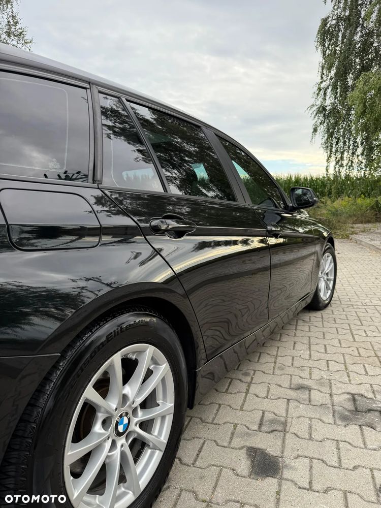 BMW Seria 3 318d DPF Touring - 8