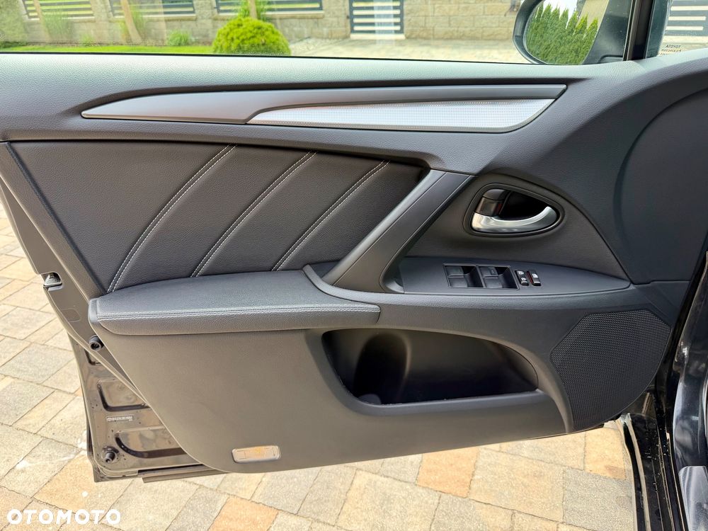 Toyota Avensis Touring Sports 1.8 Executive - 13