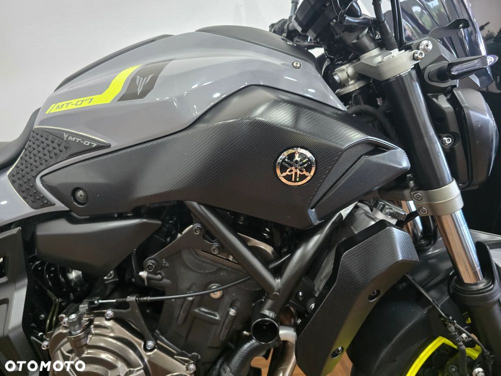 Yamaha MT - 24