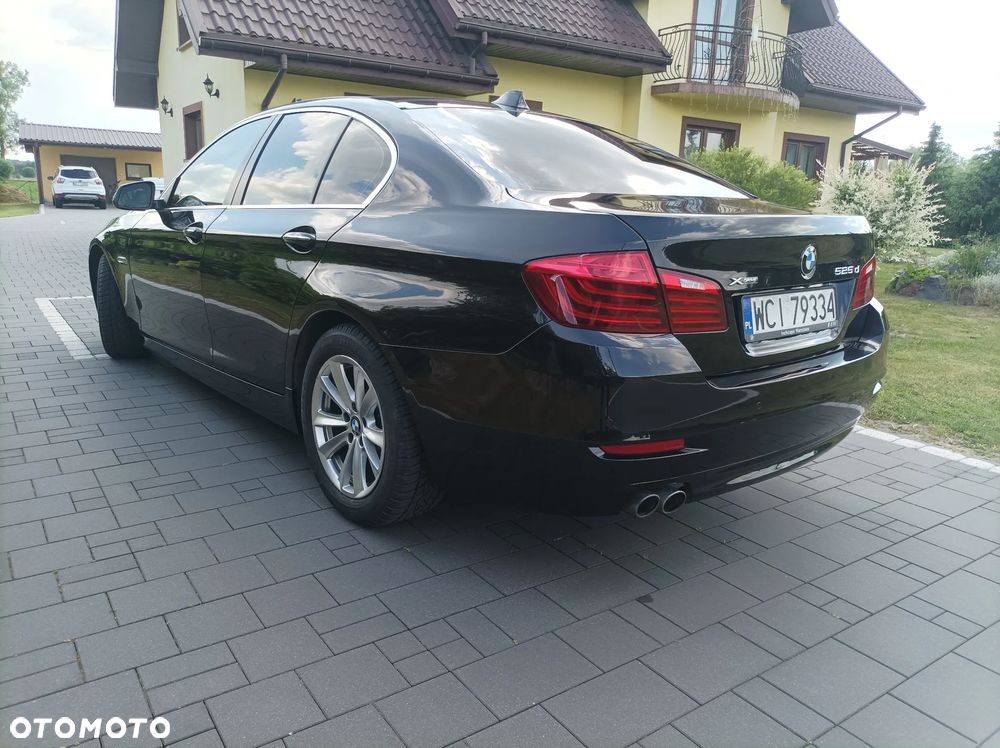 BMW Seria 5 525d xDrive - 6