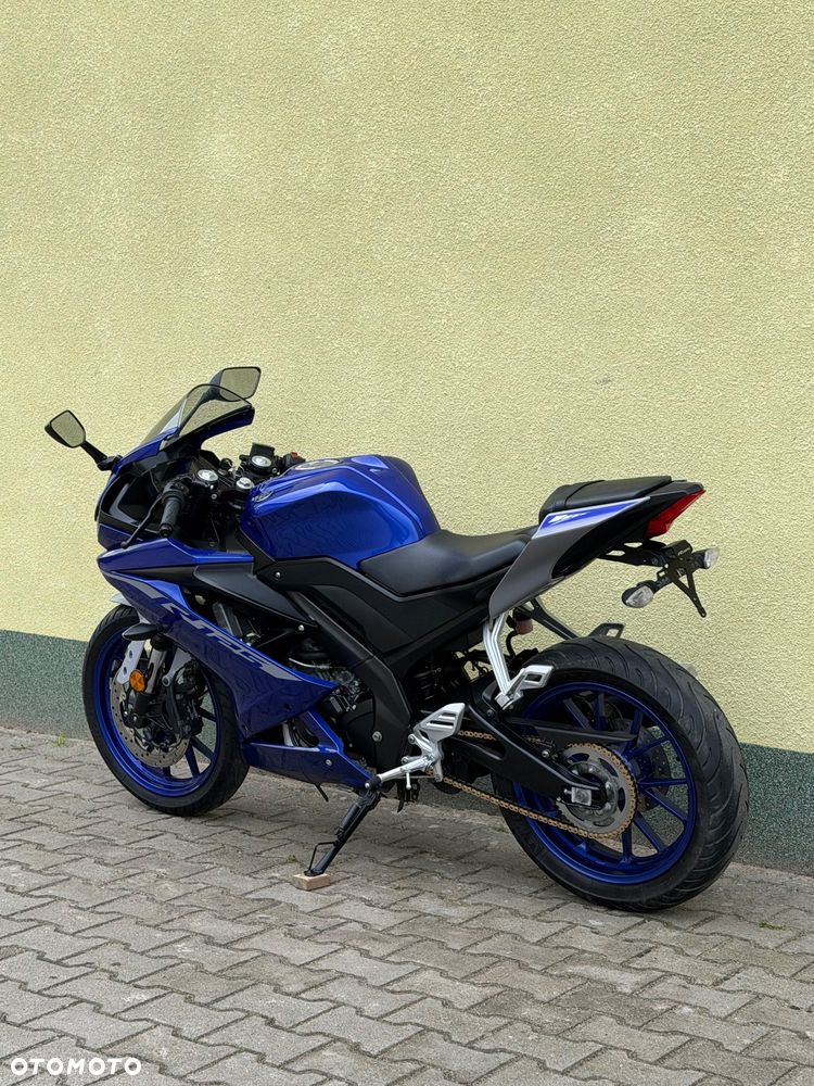Yamaha YZF - 19