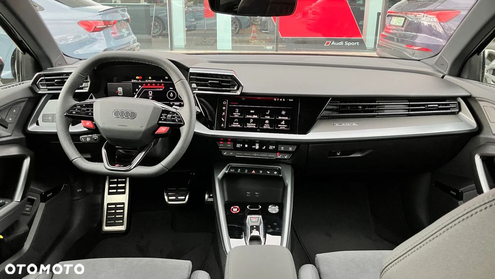 Audi RS3 Limousine - 17