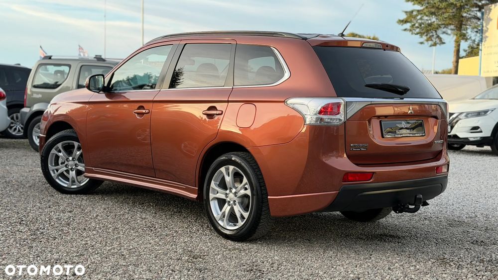 Mitsubishi Outlander 2.2 DI-D 4WD Instyle - 3