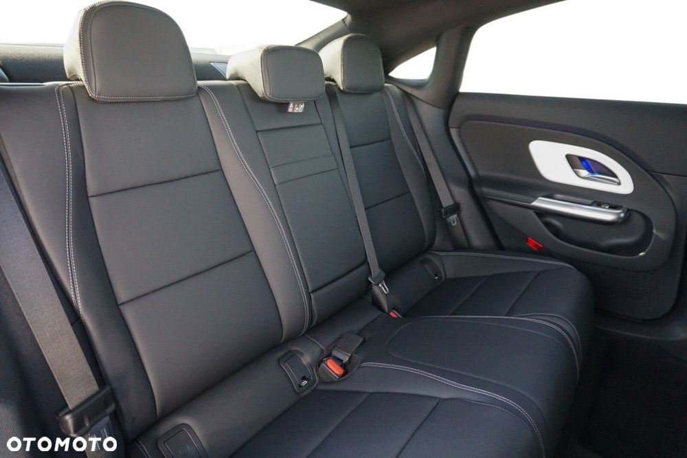 Mercedes-Benz CLA - 17