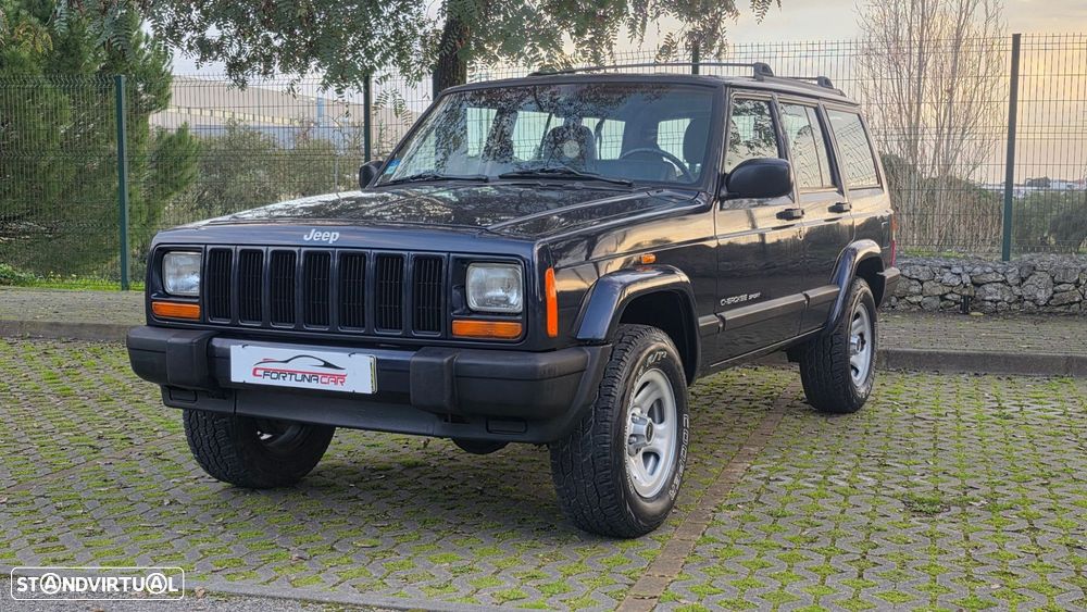 Jeep Cherokee 2.5 TD Sport Oficial - 1