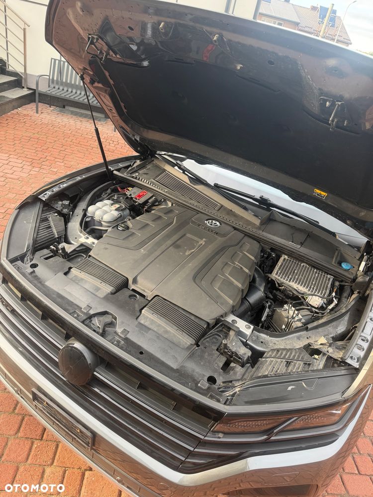 Volkswagen Touareg 4.0 V8 TDI SCR 4Mot R-Line - 32
