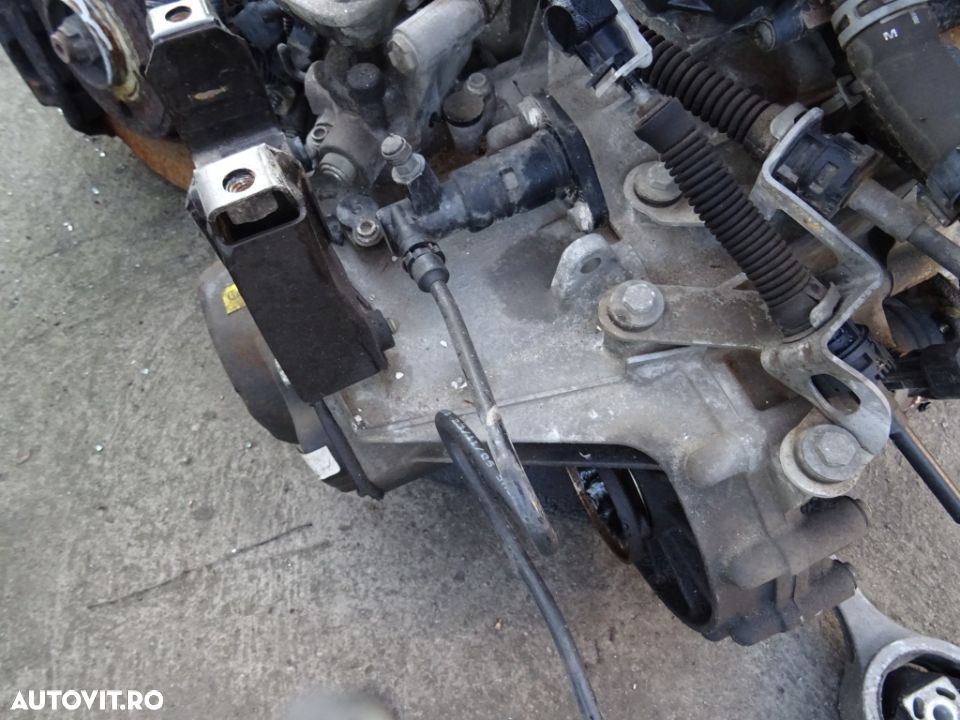 Vand Cutie de Viteza Volkswagen Polo 1.2Benzina BME 2001-2009 - 1