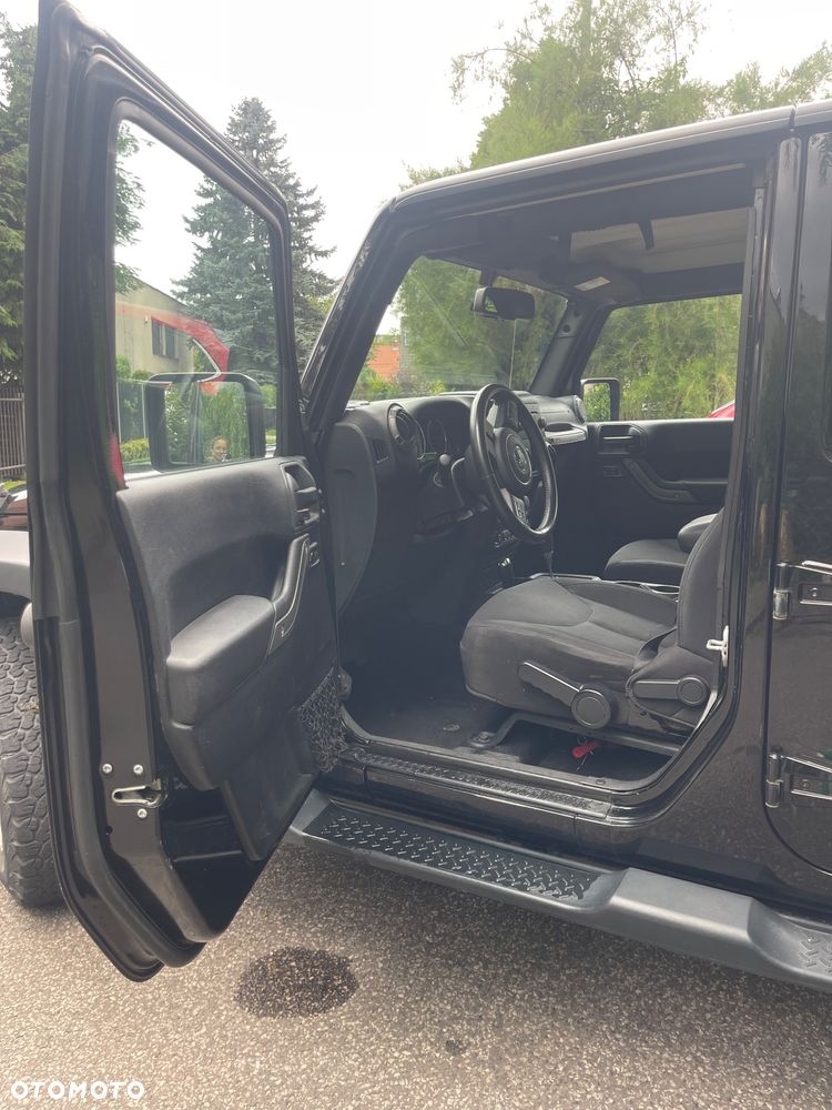 Jeep Wrangler 2.8 CRD Unlim Sport - 6