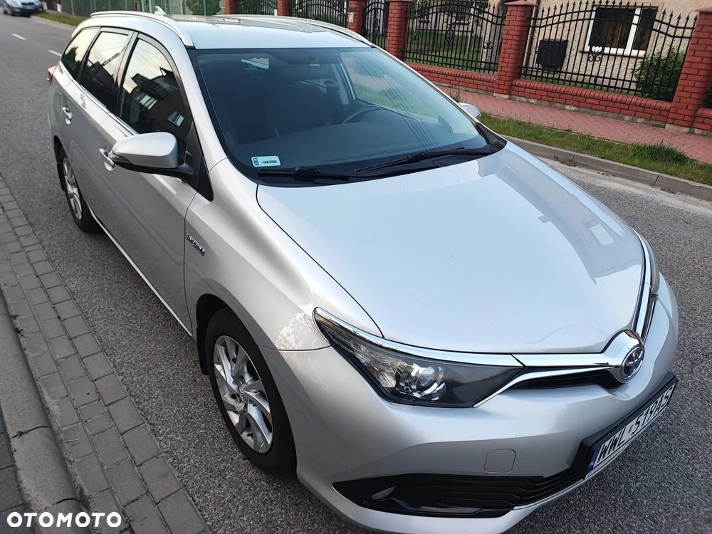 Toyota Auris Hybrid 135 Premium - 6