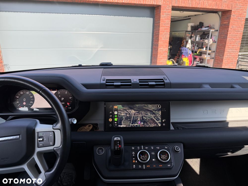 Land Rover Defender - 20