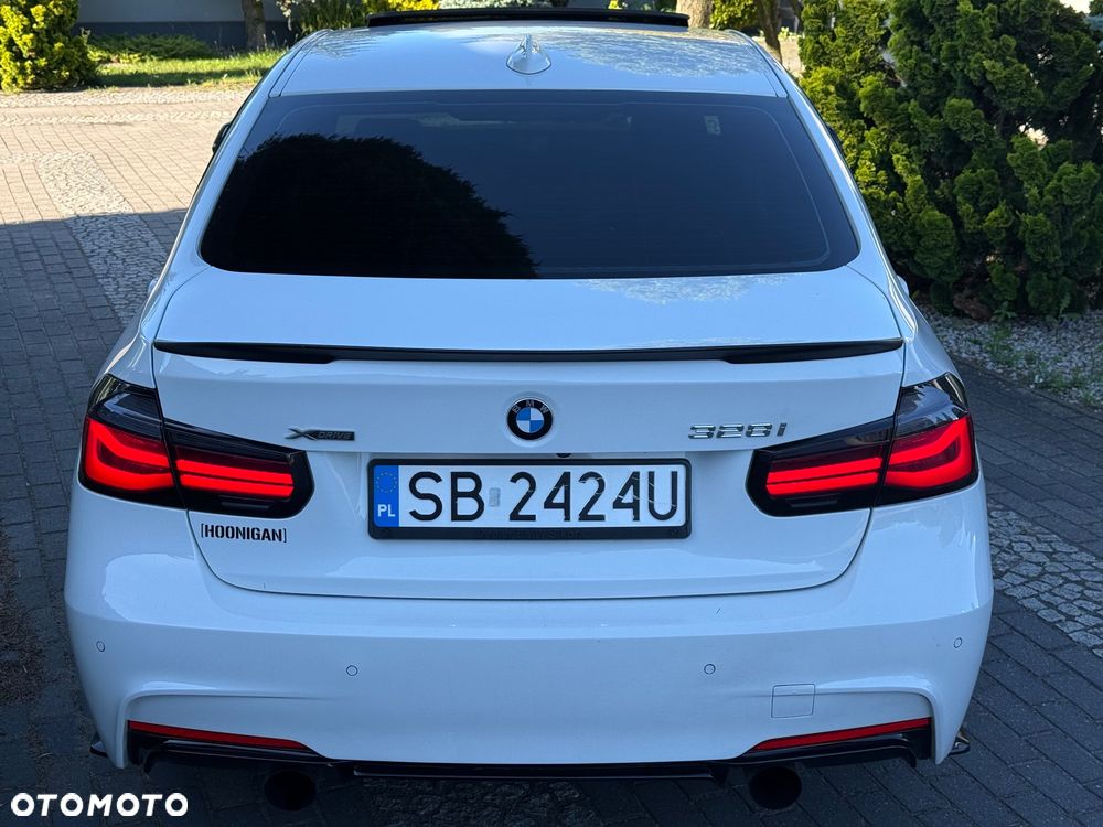 BMW Seria 3 328i xDrive Sport-Aut Luxury Line - 12