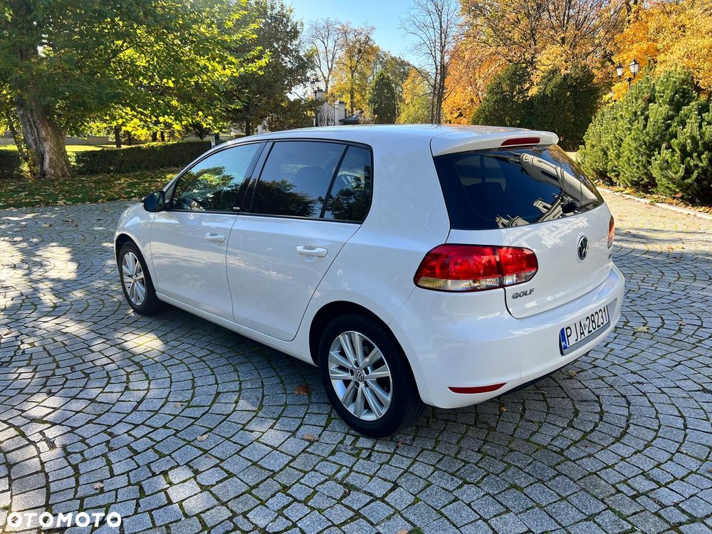 Volkswagen Golf - 6