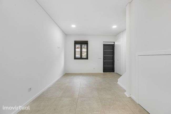 Moradia T2+1 totalmente reabilitada em Guimarães - Grande imagem: 3/12