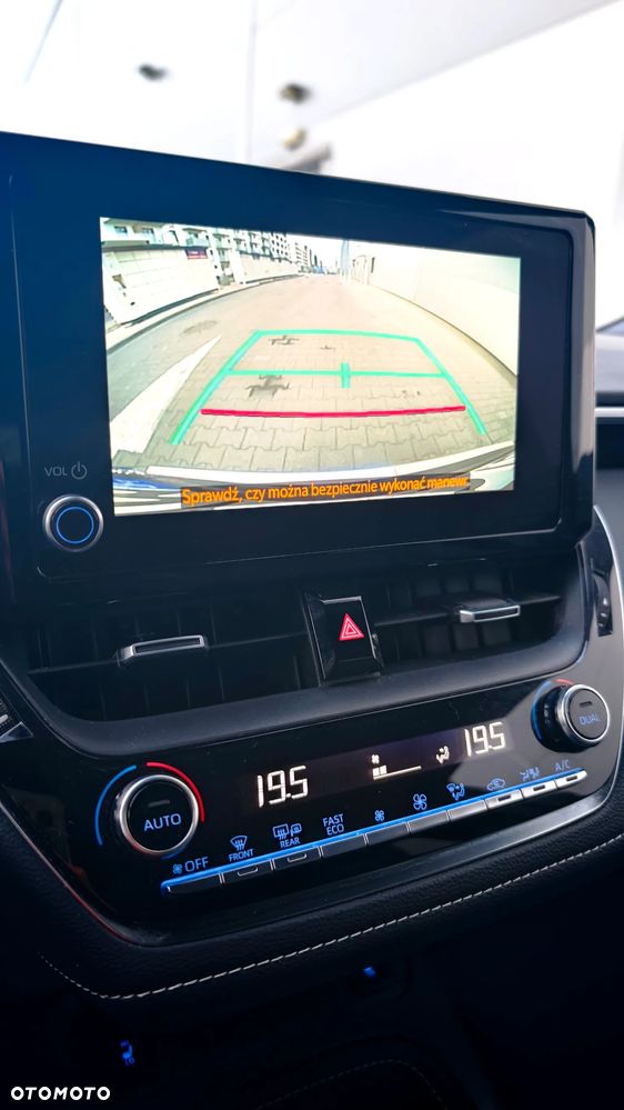 Toyota Corolla 1.8 Hybrid Comfort - 19