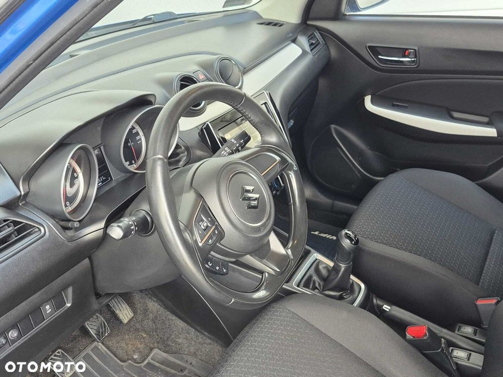 Suzuki Swift - 6