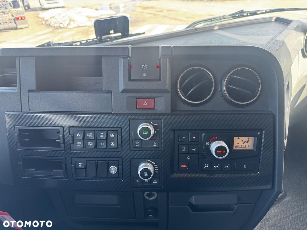 Renault T480 High Cab - 10