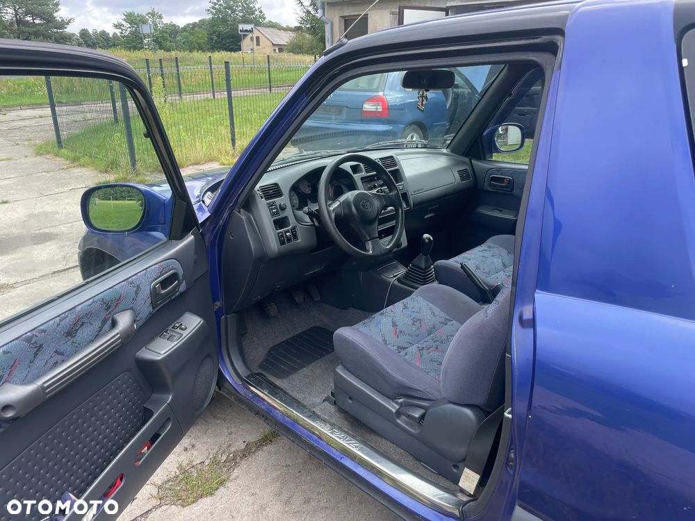 Toyota RAV4 2.0 - 8