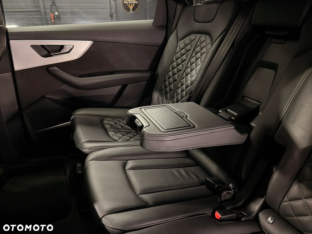 Audi Q7 - 10