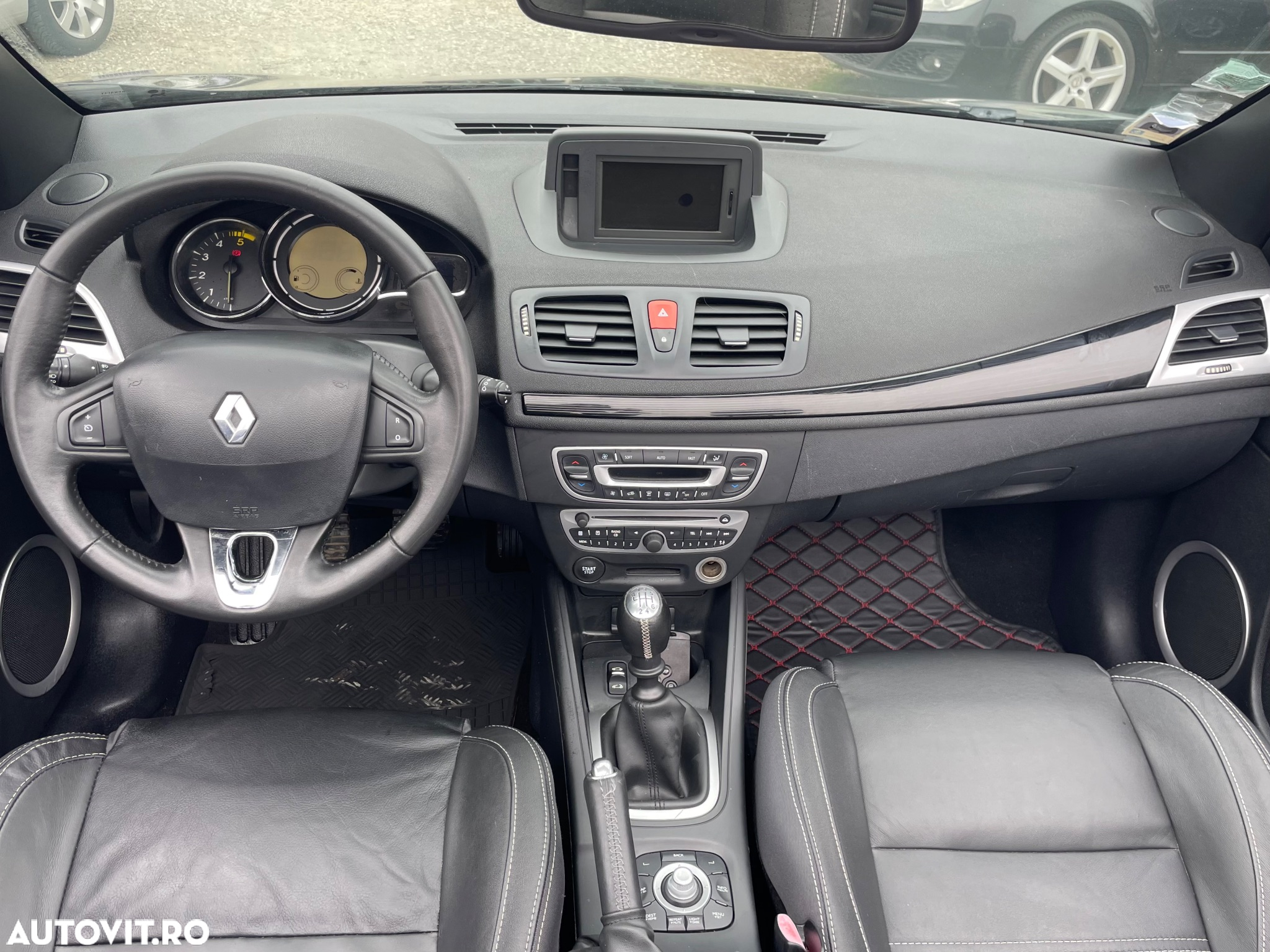 Renault Megane III Coupe 1.5 dCi Color Edition - 13
