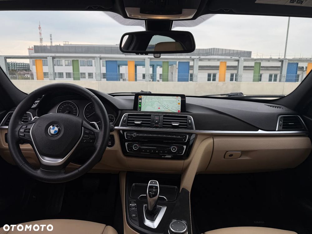 BMW Seria 3 330i - 16