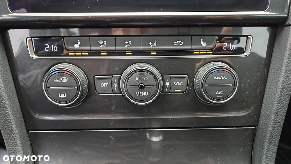 Volkswagen Golf - 18