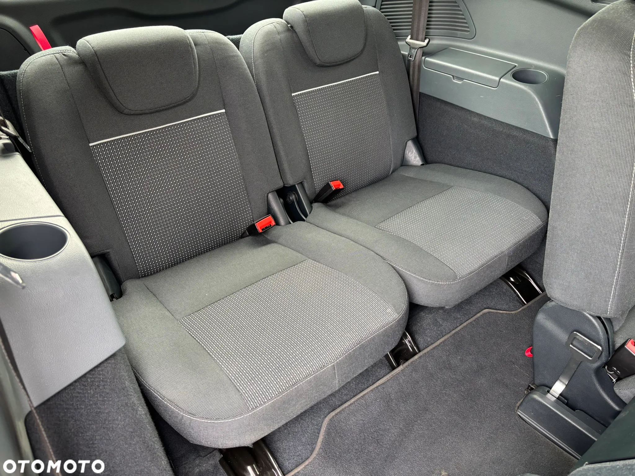 Ford Grand C-MAX 1.6 TDCi Start-Stop-System Champions Edition - 17