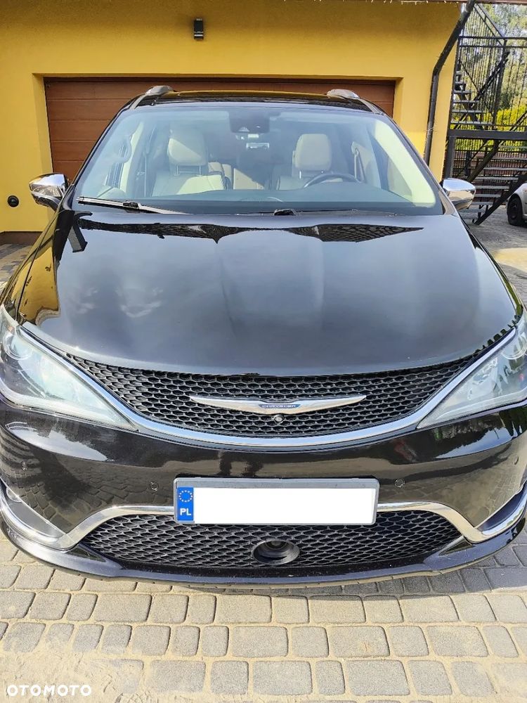 Chrysler Pacifica - 3