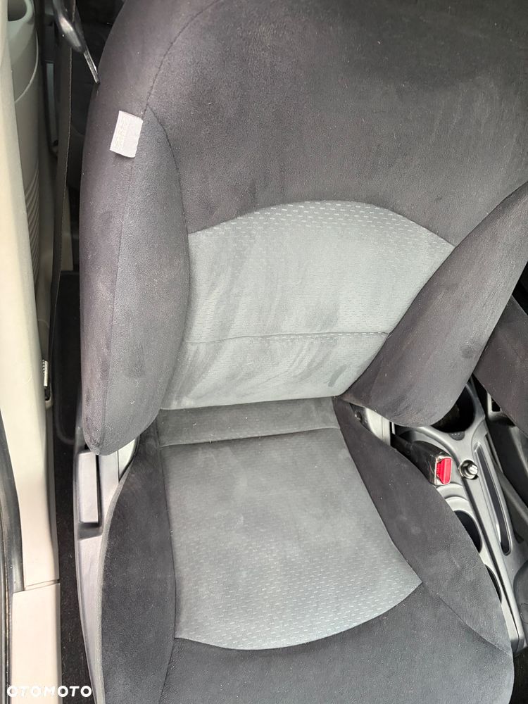 Mitsubishi Grandis 2.0 DI-D 7-Sitzer Intense - 8