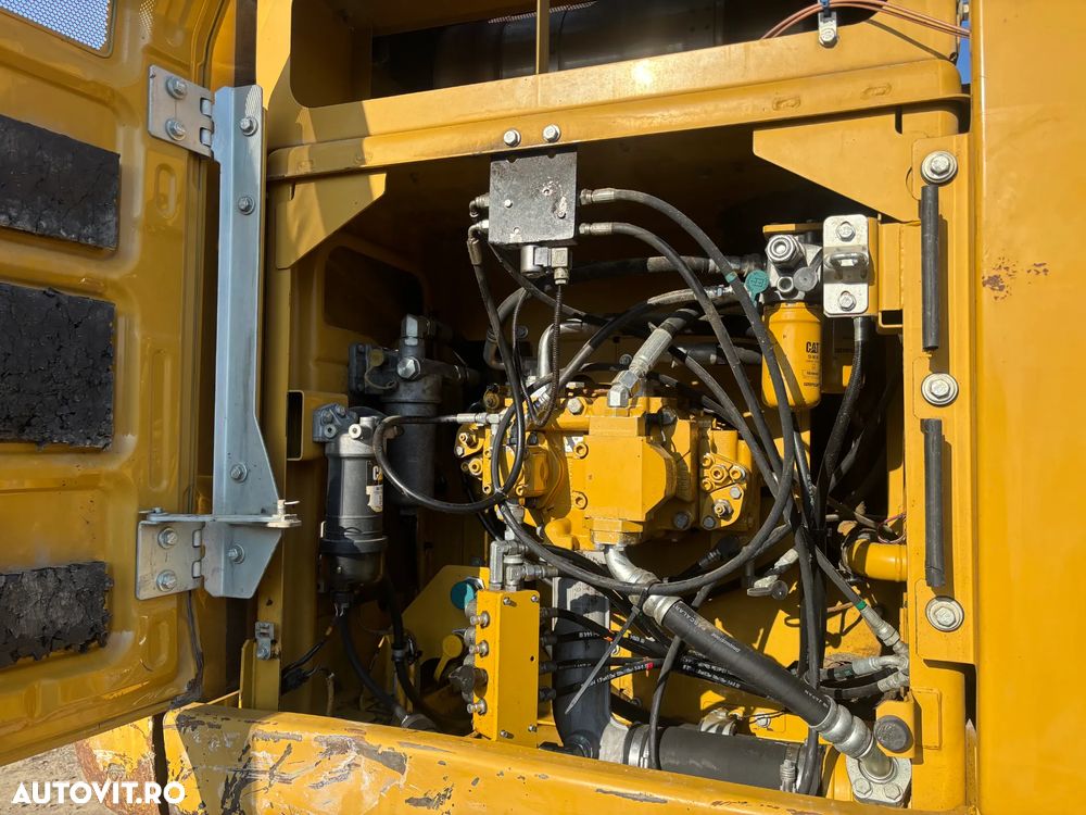 Caterpillar 320EL - 13