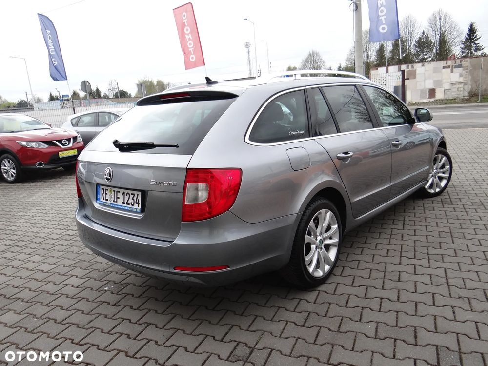 Skoda Superb 2.0 TDI DSG FAMILY - 4