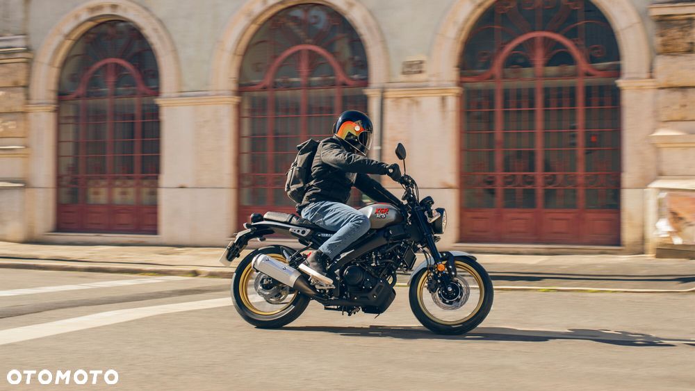 Yamaha XSR - 9