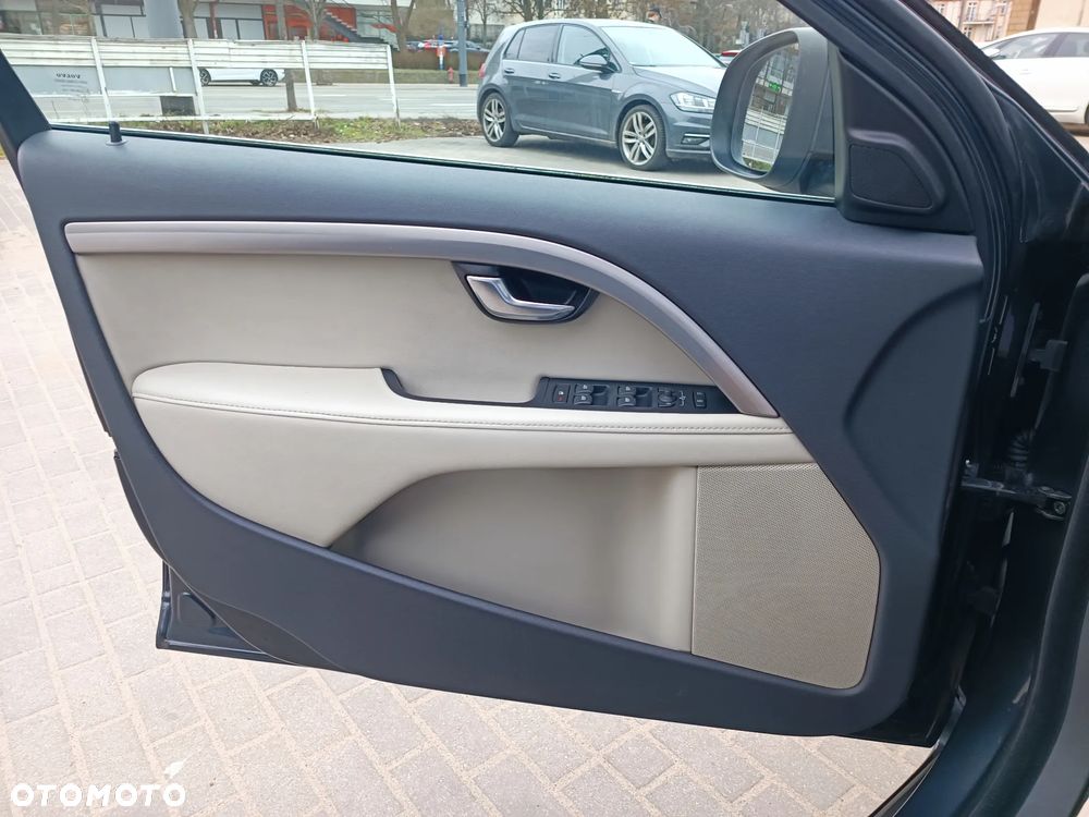Volvo V70 T4 Powershift Summum - 26