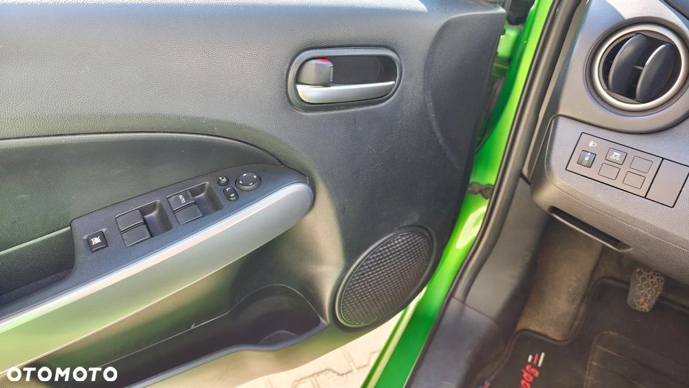 Mazda 2 1.3 Navi + - 13