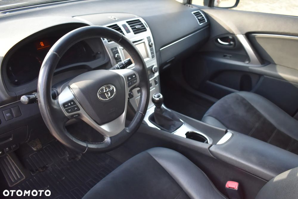 Toyota Avensis 2.0 D-4D Comfort - 13