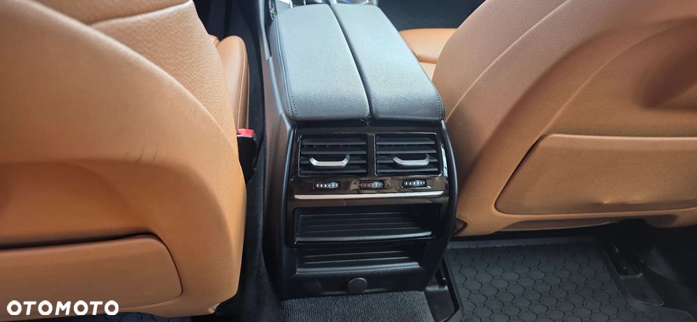 BMW Seria 5 530d xDrive - 17