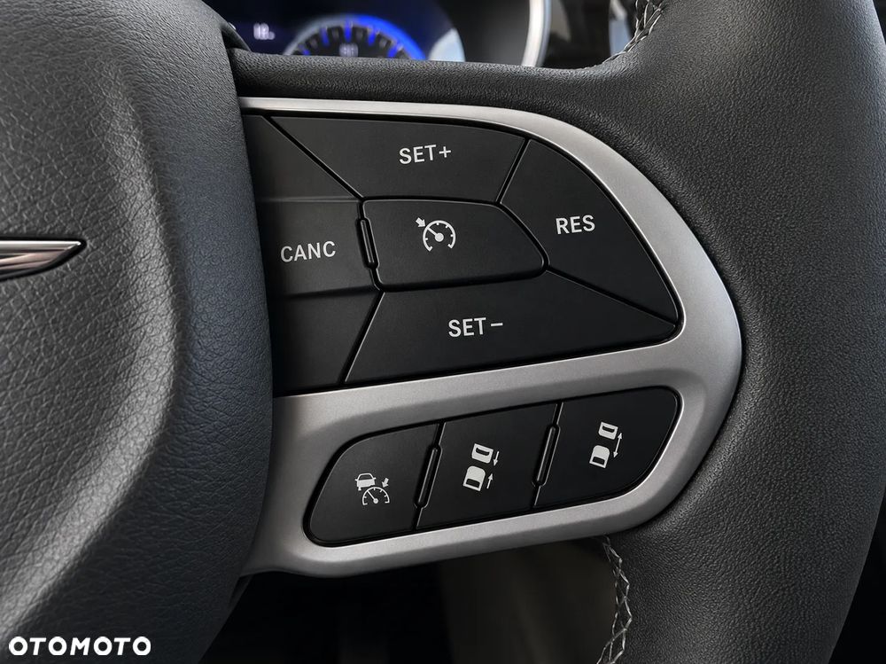 Chrysler Pacifica - 11