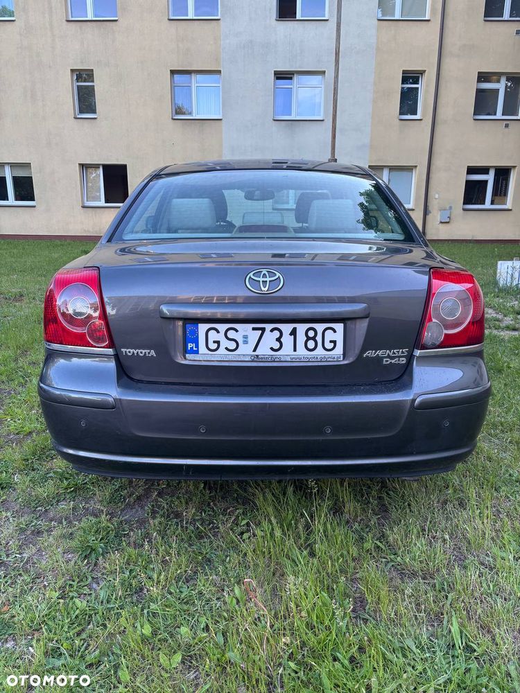 Toyota Avensis 2.0 D-4D - 7