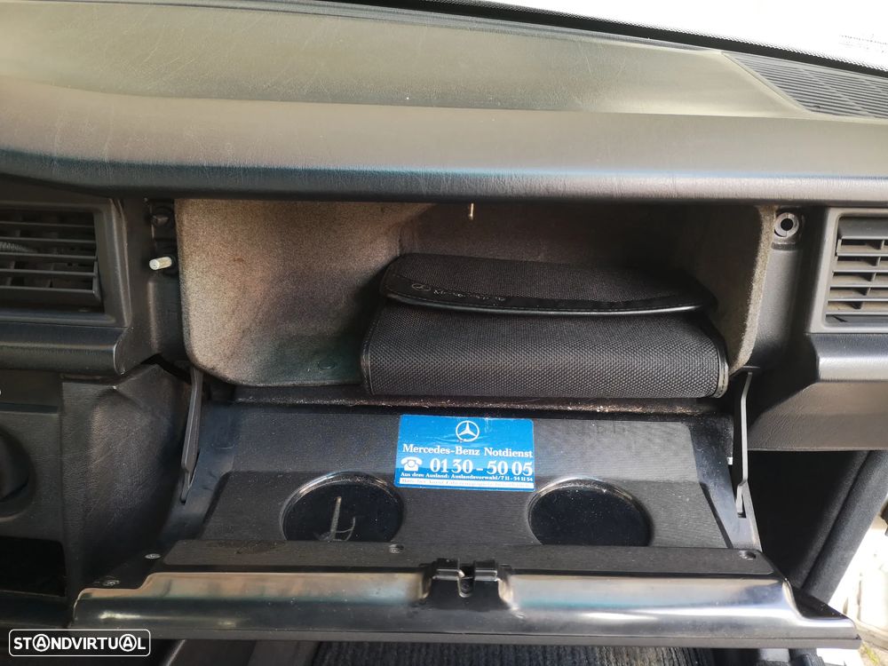 Mercedes-Benz W201 (1982-1993) 190 D 2.0 - 16